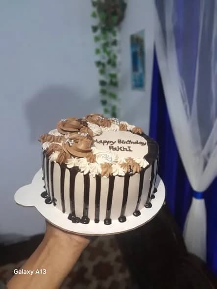 চকলেট কেক – মোকা রোজেট ক্রিসেন্ট ড্রিপ